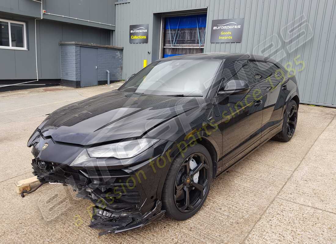 lamborghini urus (2020) being prepared for dismantling at eurospares