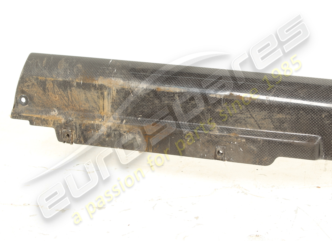 damaged ferrari complete lh outer sill cover. part number 89130200 (2)