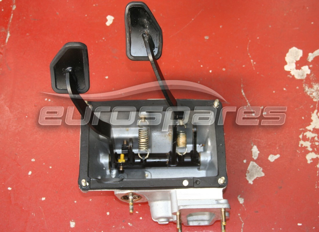 USED Ferrari SUPPORT . PART NUMBER 148261 (1)