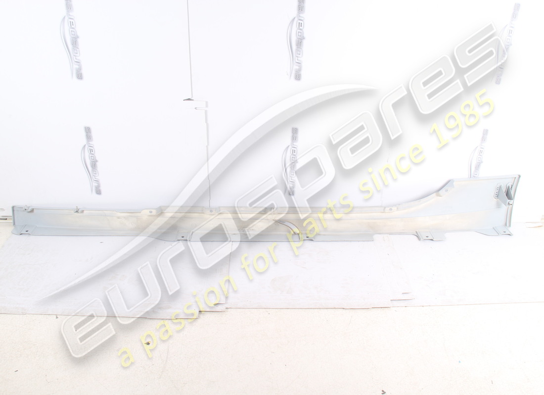 new ferrari side sill rh part number 66859110 (4)