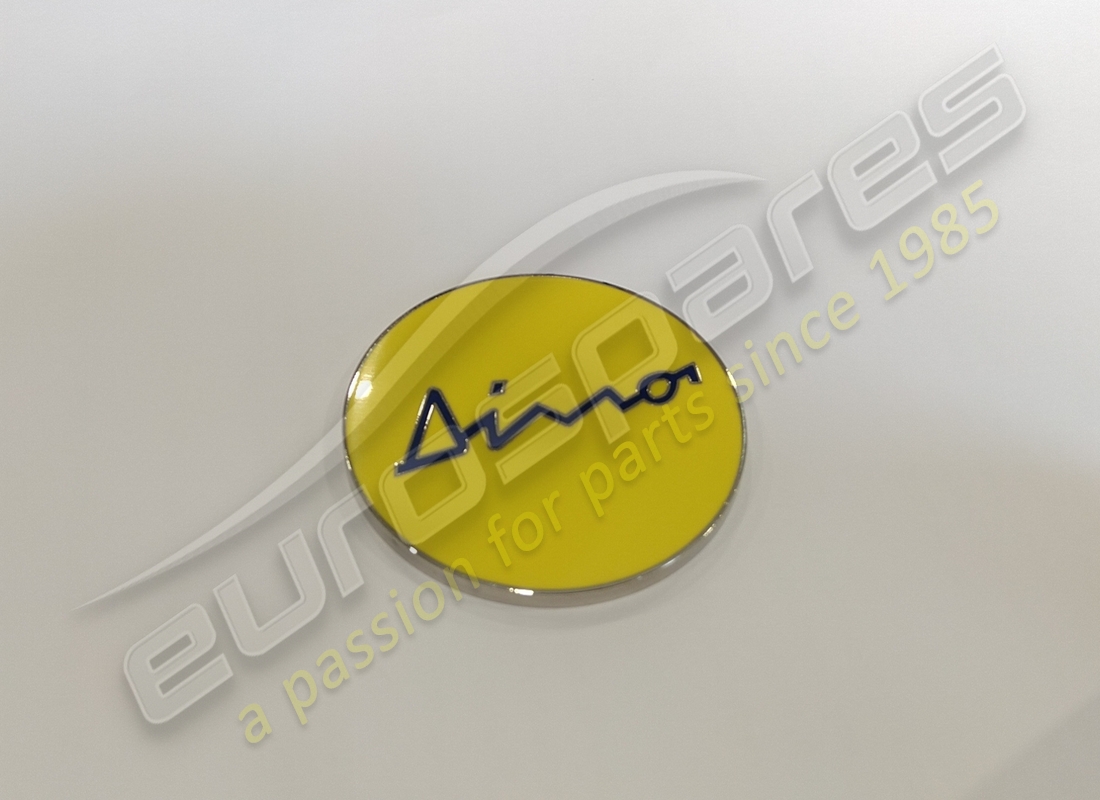 new ferrari dino hub cap motif. part number 104367a (1)