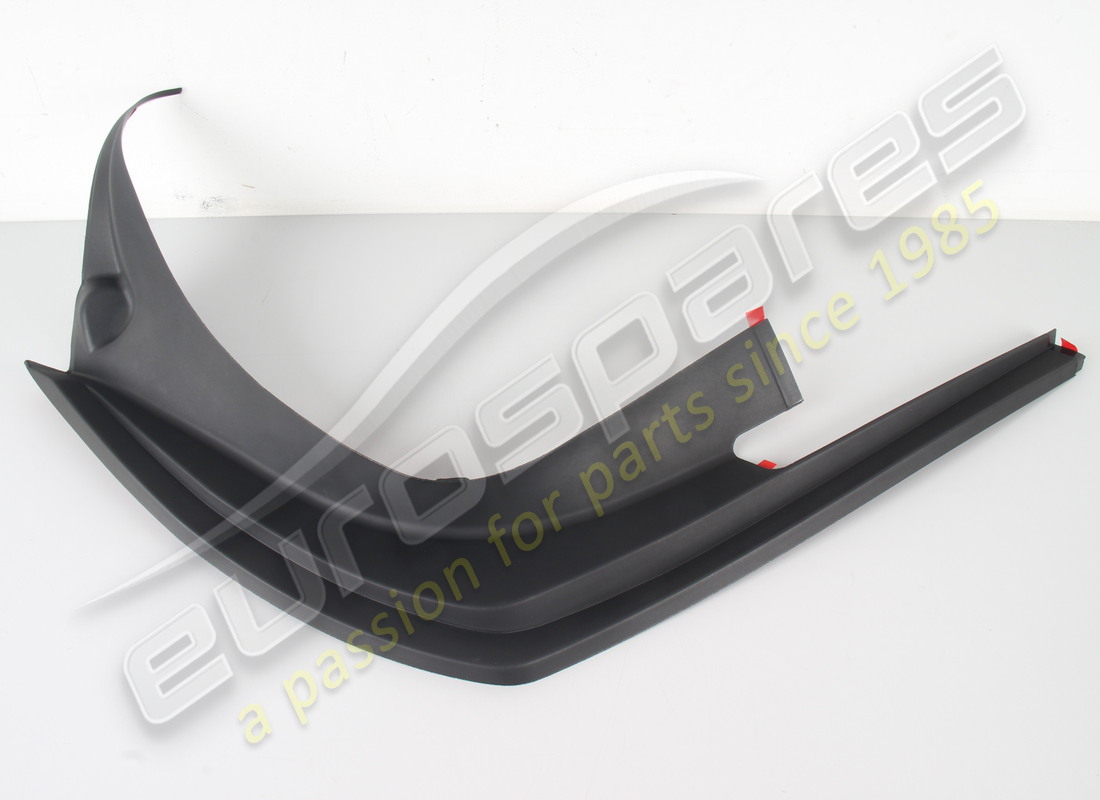 new maserati rh outer cover. part number 68474100 (1)