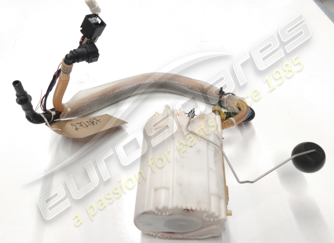 used ferrari lh fuel pump. part number 272087 (2)