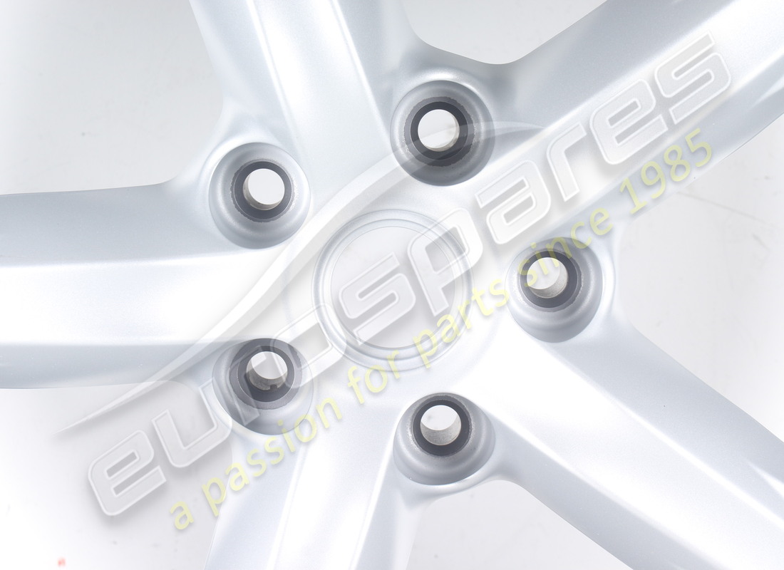 NEW FERRARI REAR WHEEL. PART NUMBER 328467 (2) new ferrari rear wheel. part number 328467 (2)