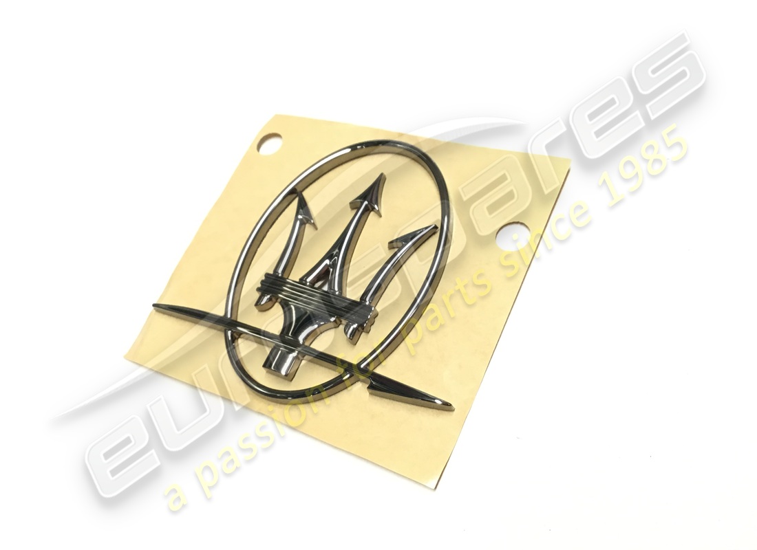 new maserati rh side logo. part number 670106033 (1)