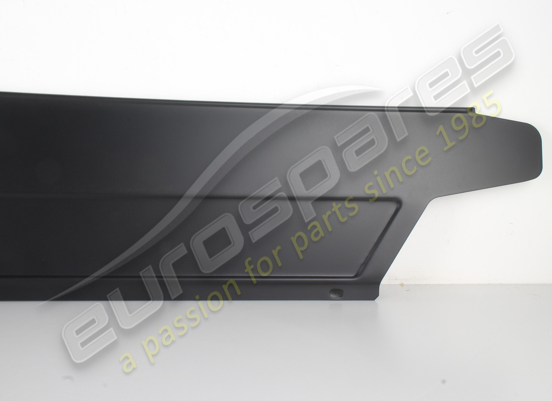 new ferrari lh kick plate. part number 64119300 (2)