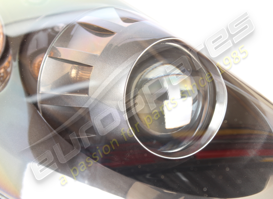 new ferrari rh headlamp unit. part number 72196896 (2)