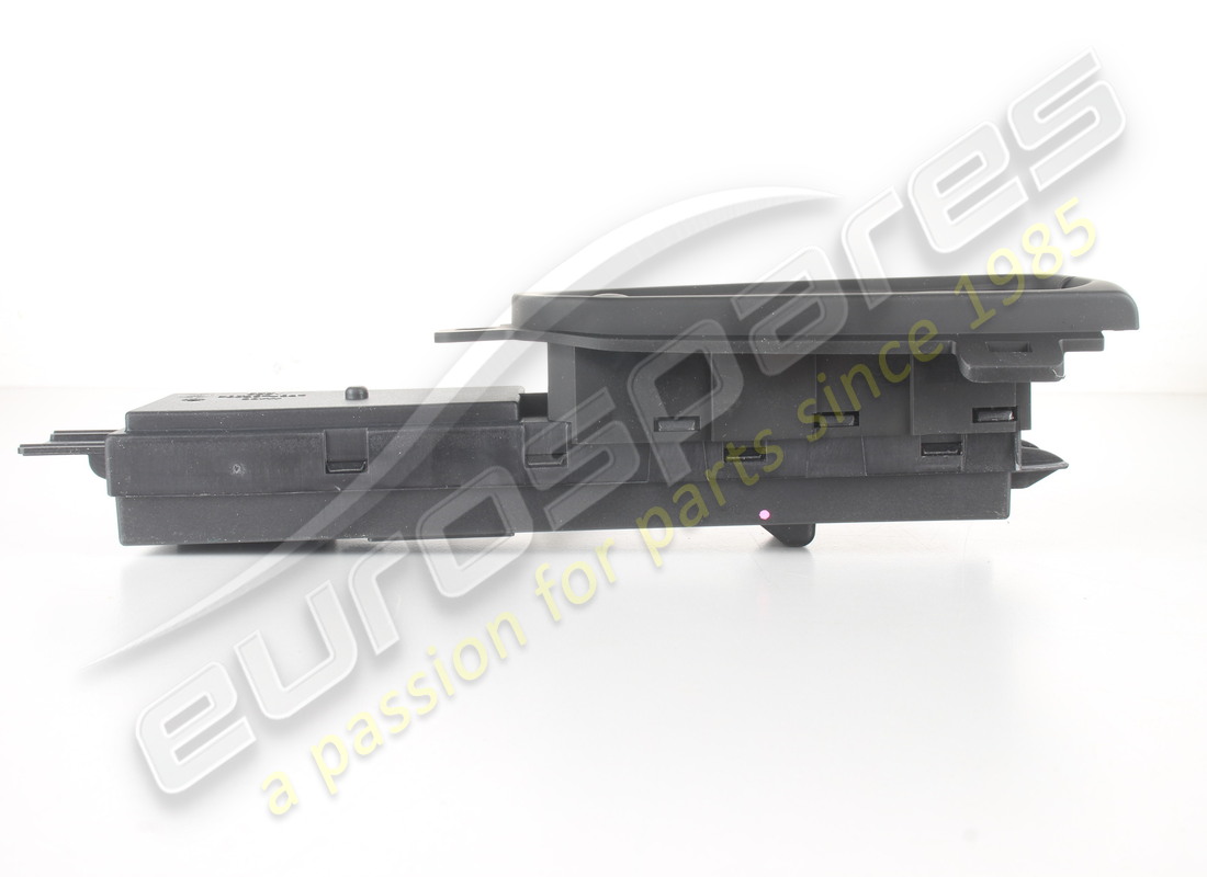 new maserati lhd driver door ecu (npg). part number 247993 (3)