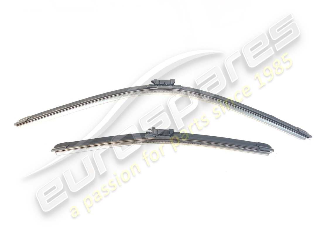 new maserati wiperblade kit. part number 673013658 (1)