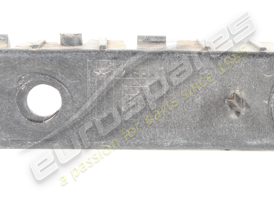 used ferrari rh rear mount. part number 85082400 (1)