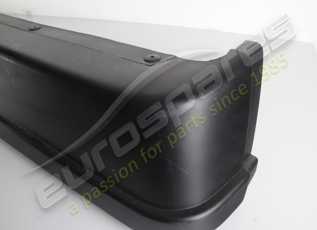 new (other) ferrari rear bumper. part number 60573600 (9)