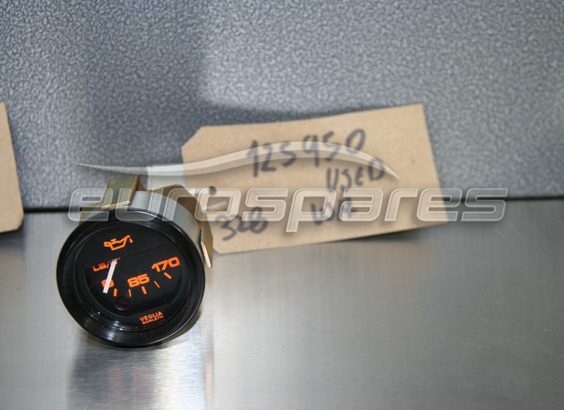 USED Ferrari OIL PRESSURE GAUGE RHD . PART NUMBER 125950 (1)