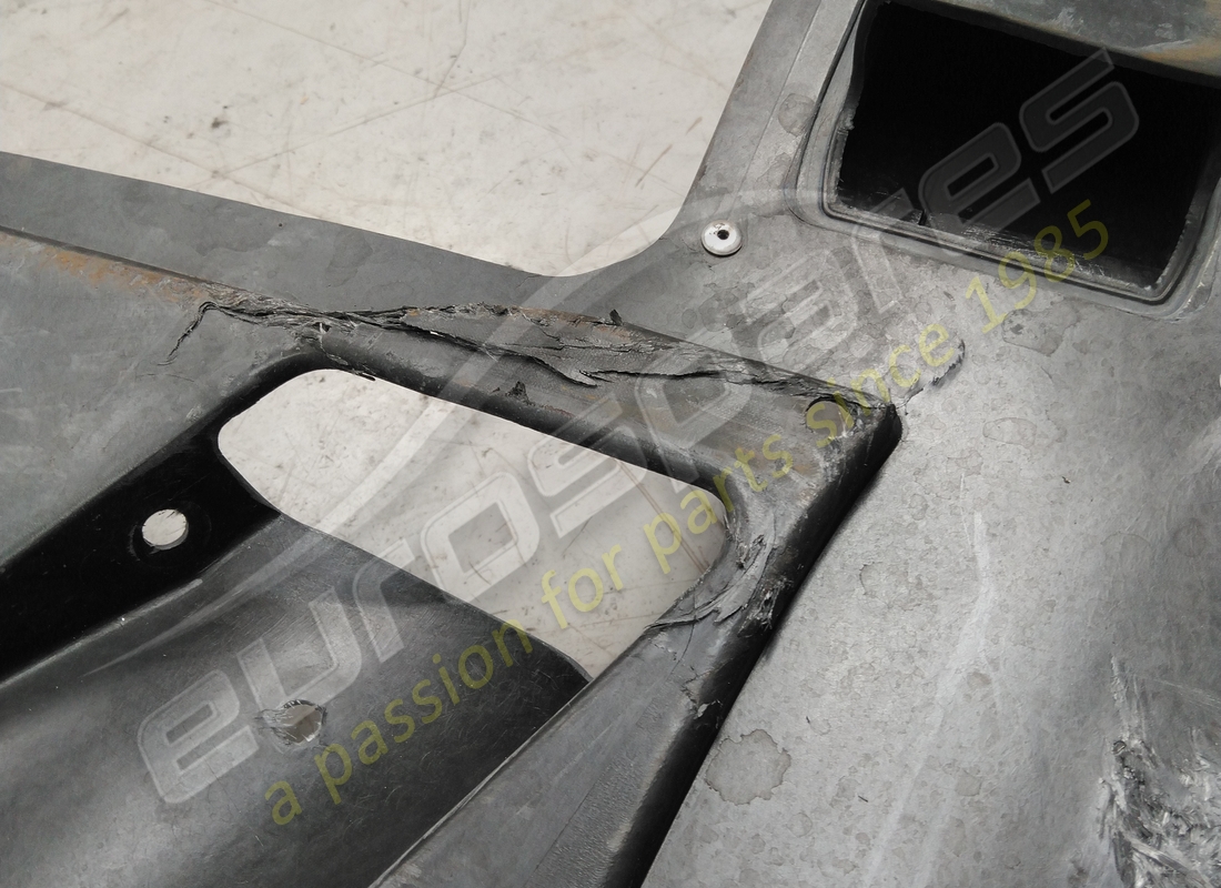 damaged ferrari complete rear underbody shield. part number 909606 (2)
