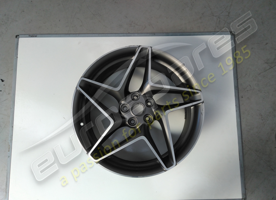 USED Ferrari LH FRONT WHEEL . PART NUMBER 861246 (1)
