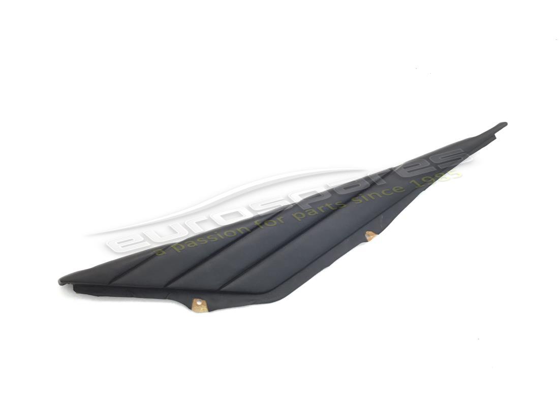 new ferrari trim of rh door upper panel. part number 621539.. (1)