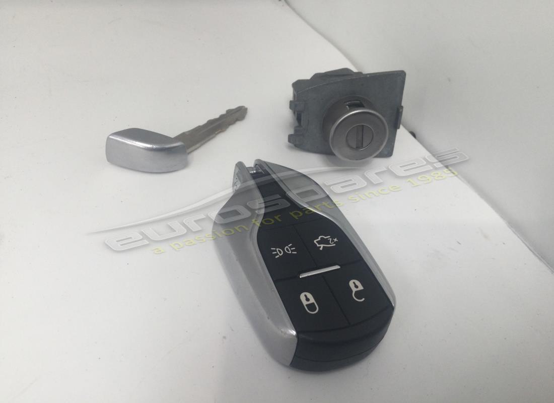 USED Maserati TELECOMANDO (EU & ROW) . PART NUMBER 670061894 (1)