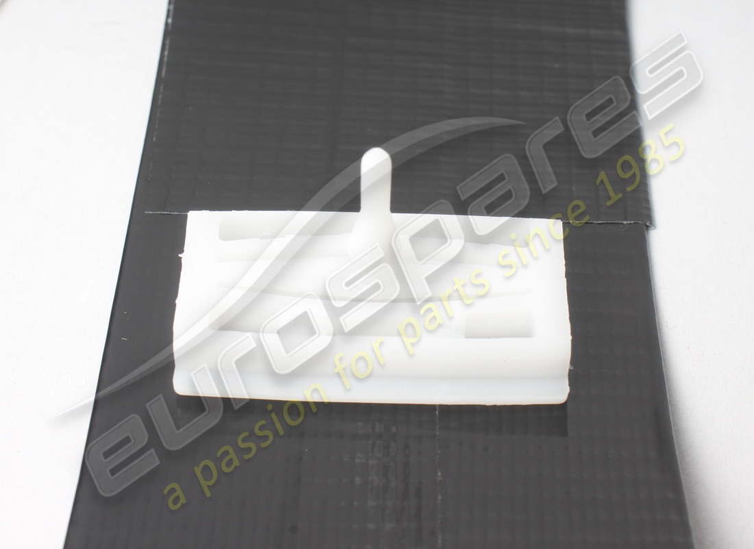 NEW PORSCHE CLIP - $ 5,8. PART NUMBER 99959199140 (1) new porsche clip - $ 5,8. part number 99959199140 (1)