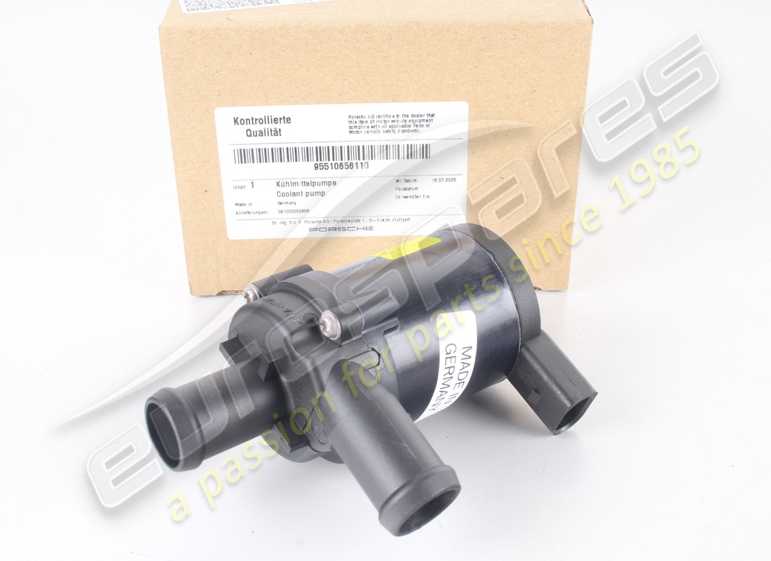 NEW PORSCHE WATER PUMP. PART NUMBER 95510656110 (1) new porsche water pump. part number 95510656110 (1)