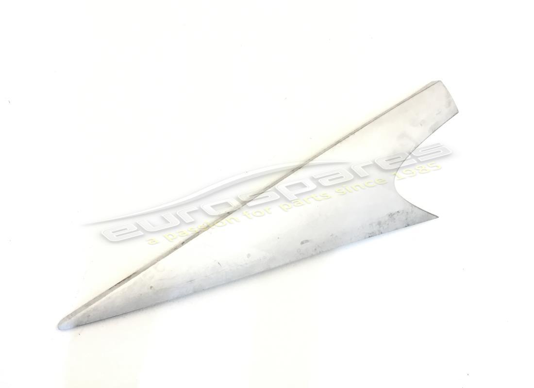 new ferrari rh insert. part number 69352011 (1)