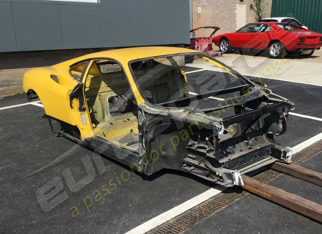 used ferrari lhd yellow bodyshell. part number 900040702 (3)