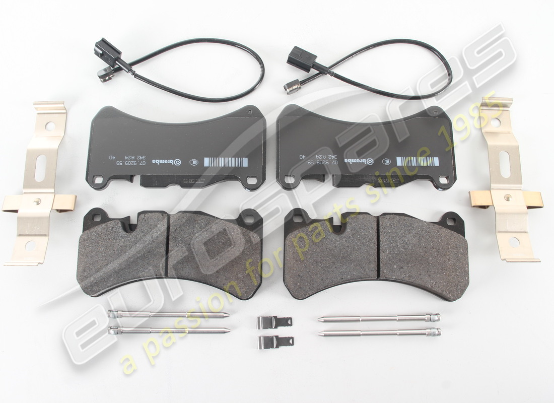 new maserati front brake pads kit. part number 673012044 (1)