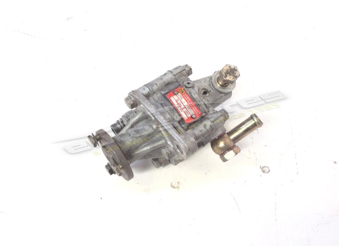 used ferrari steering pump with brackets complete. part number 158114 (1)