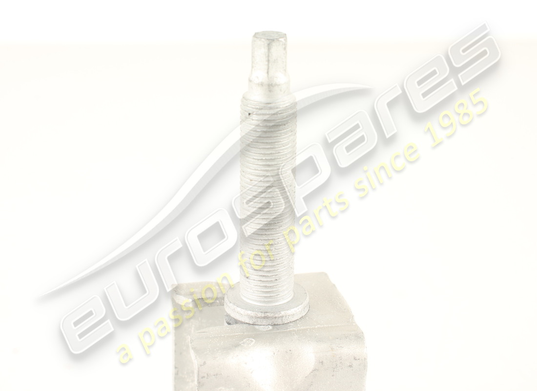 new maserati bracket. part number 670006270 (2)