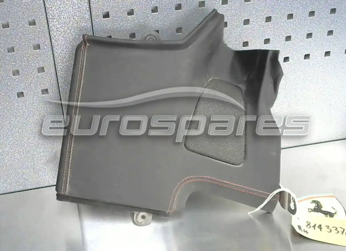 USED Ferrari RH REAR SCREEN TRIM . PART NUMBER 81433700 (1)
