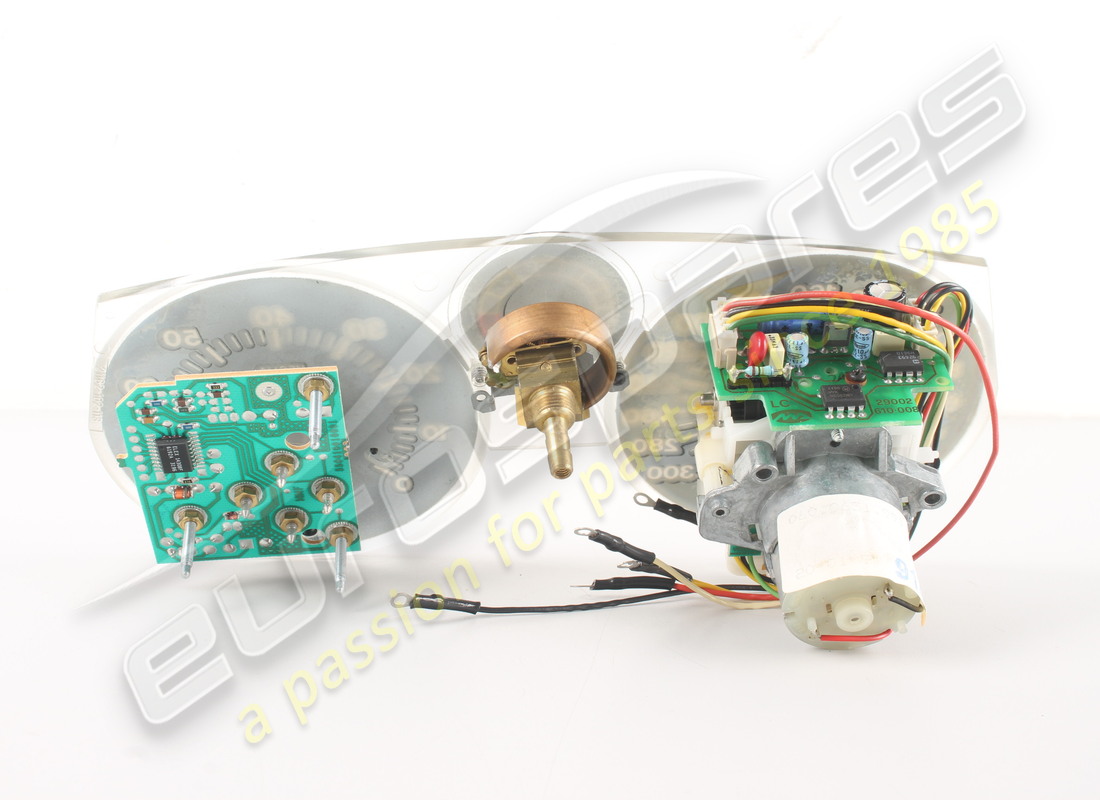 new (other) maserati instrument panel. part number 313652201 (2)