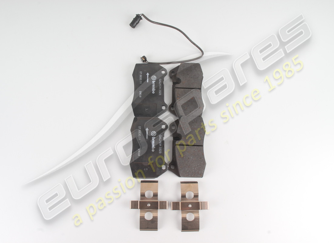 new maserati front brake pads set-f.c:0,4. part number 380200039 (2)
