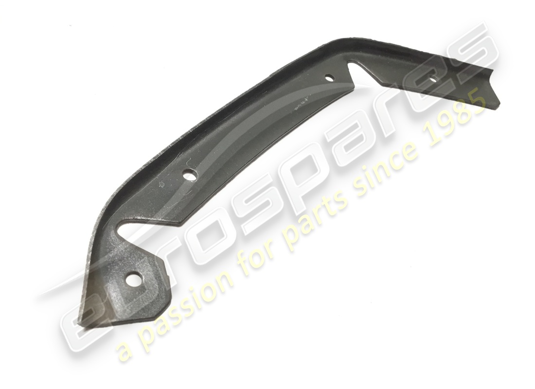 new ferrari rh angle piece. part number 61521800 (1)