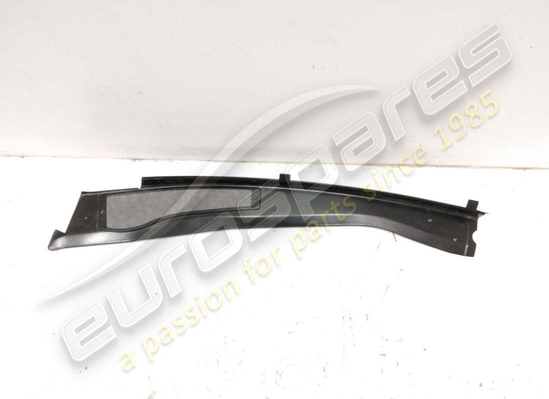 used ferrari rh outer molding for gb/au. part number 65241700 (3)