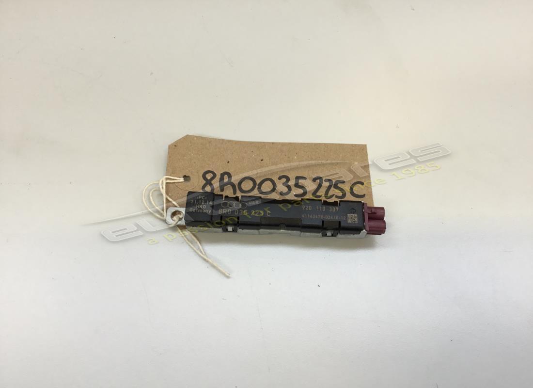 used lamborghini antenna amplifier. part number 8r0035225c (1)