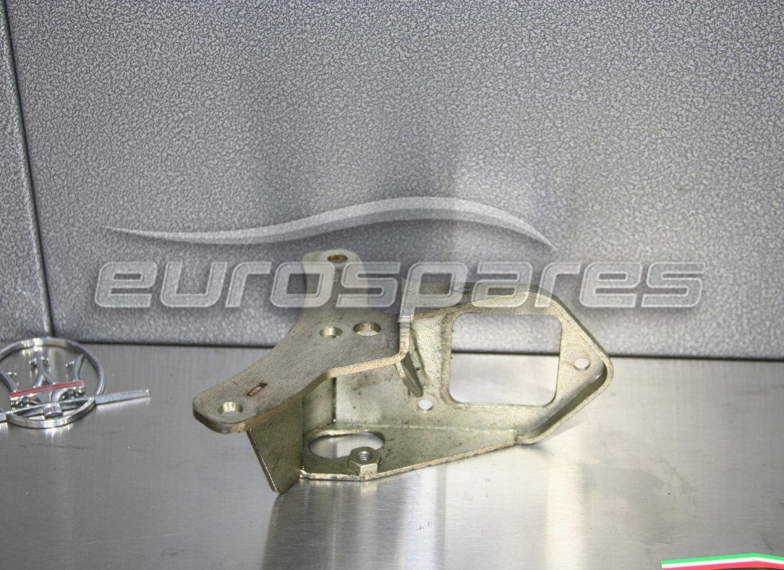 USED Maserati HYDRAULIC PUMP BRACKET KIT . PART NUMBER 260540 (1)