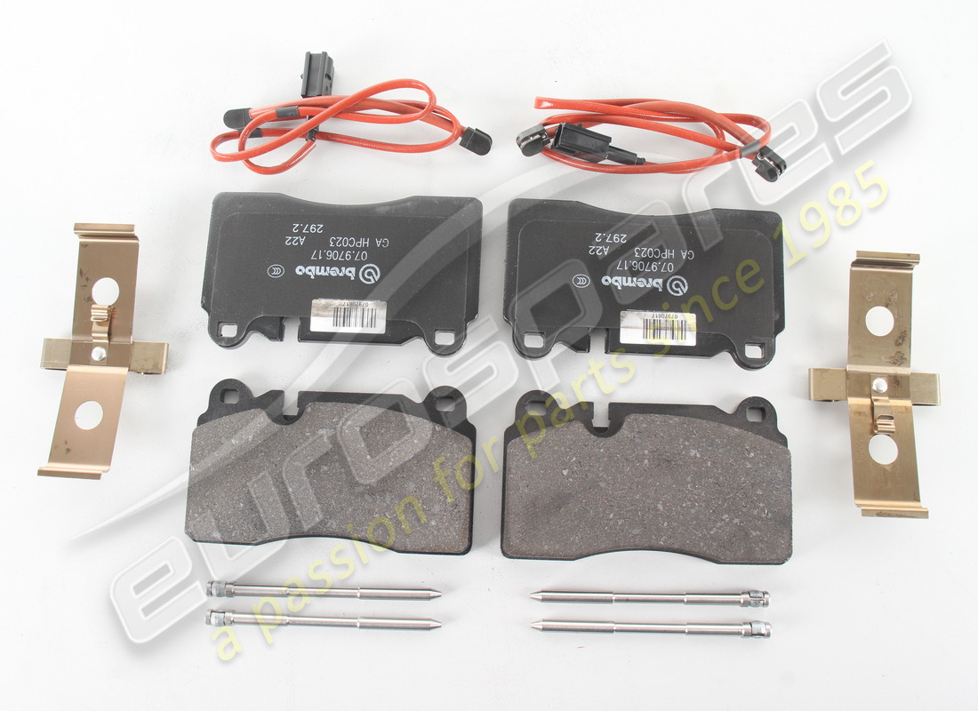 new ferrari rear pad set with spring. part number 70002544 (1)