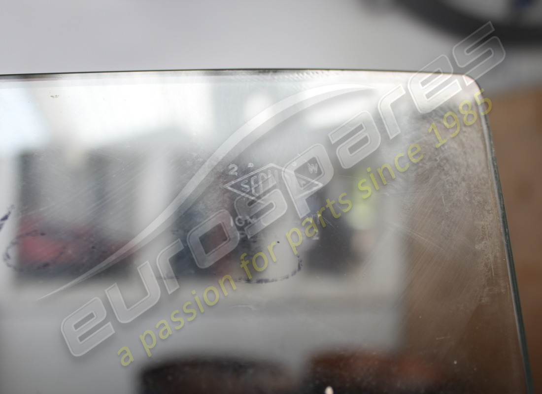 used ferrari door glass. part number 2393051000 (4)