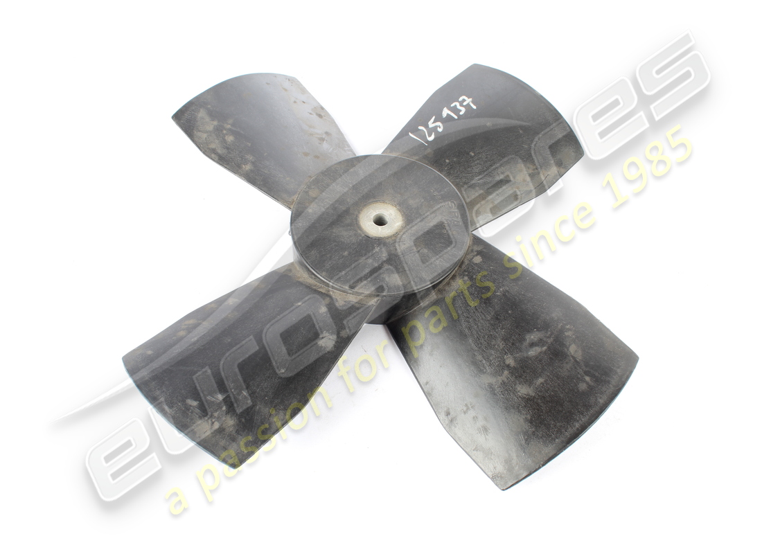 used ferrari 4 - blade fan. part number 126937 (2)