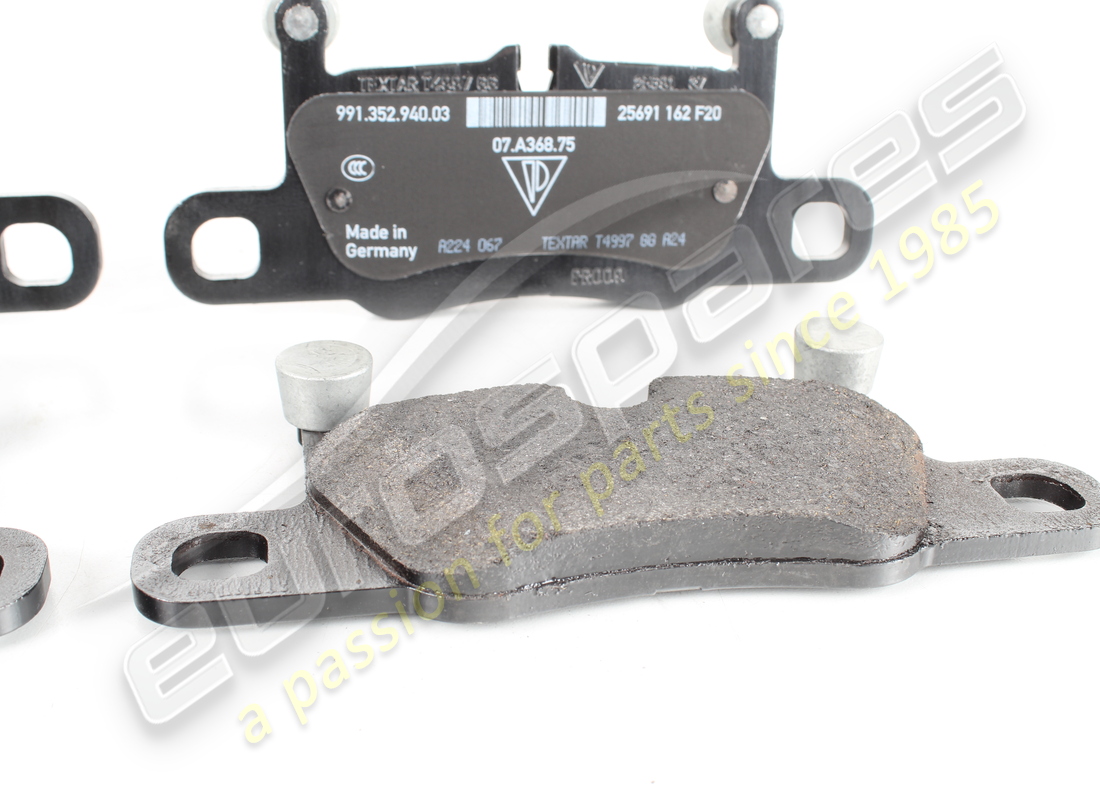 new porsche 1 set of brake pads for disk brake. part number 99135294904 (2)