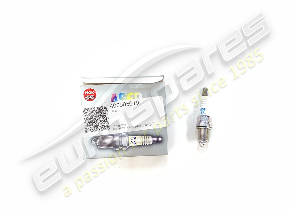 NEW OEM SPARK PLUG . PART NUMBER 400905619 (1)