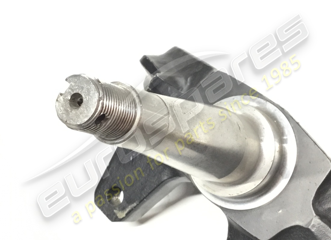 new ferrari rh front stub axle. part number 104589 (3)