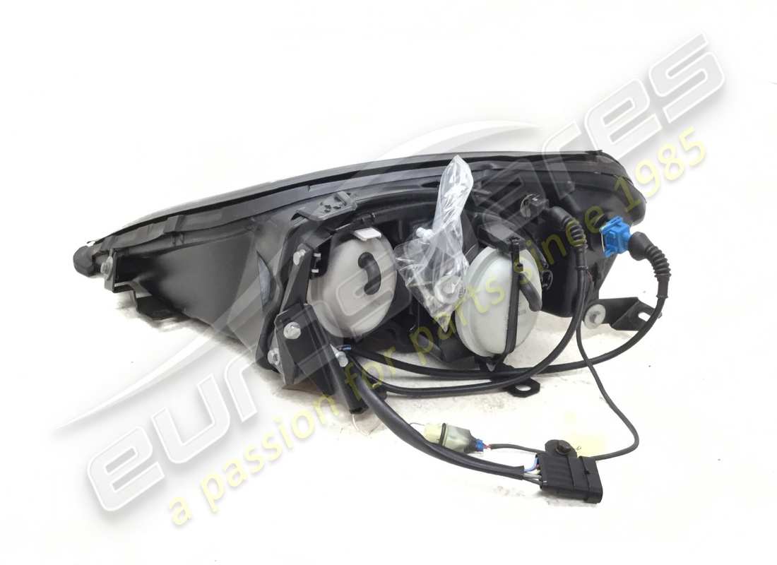used ferrari rh headlight lhd part number 65482473 (2)