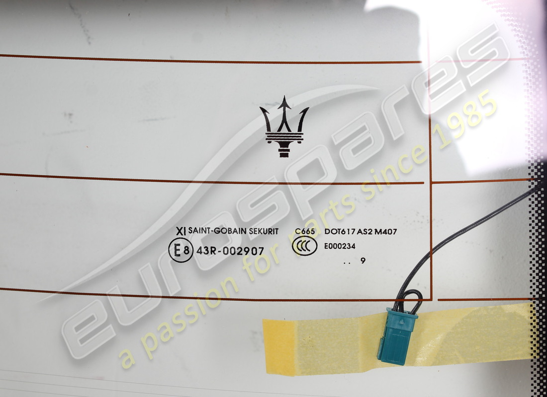 new maserati rear window glass. part number 673003589 (2)