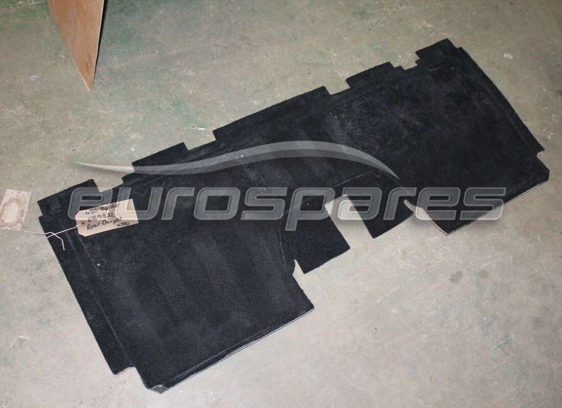 USED Ferrari COMPLETE REAR MAT . PART NUMBER 689832.. (1)