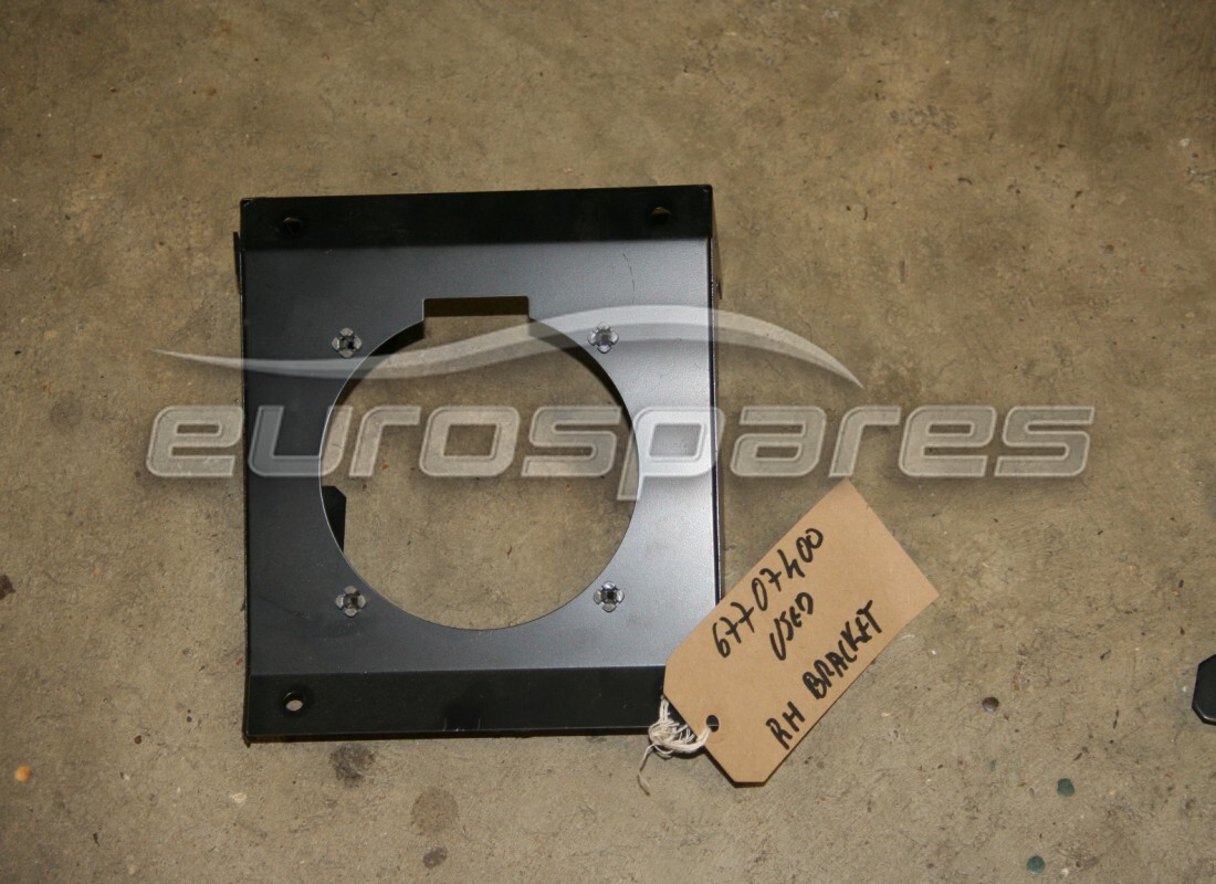 used maserati rh loud speaker fixing brac. part number 67707400 (1)