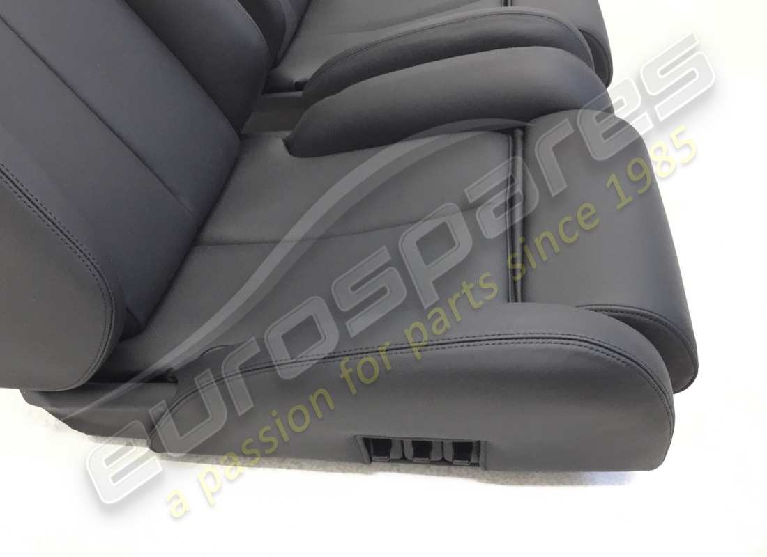 RECONDITIONED FERRARI PAIR BLACK SEATS (TESTAROSSA). PART NUMBER EAP1227215 (4) reconditioned ferrari pair black seats (testarossa). part number eap1227215 (4)