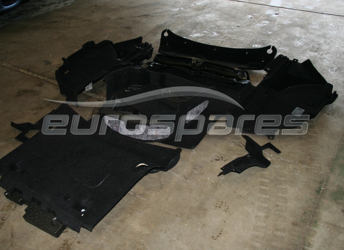 USED Maserati COMPLETE BOOT CARPET SET . PART NUMBER GHIBBOOTINT (1)