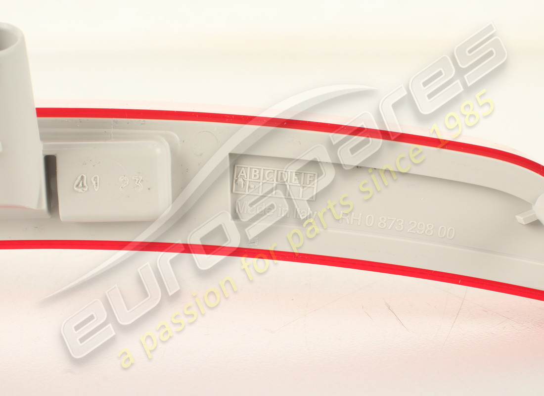 new ferrari rh rear side marker. part number 87329800 (5)