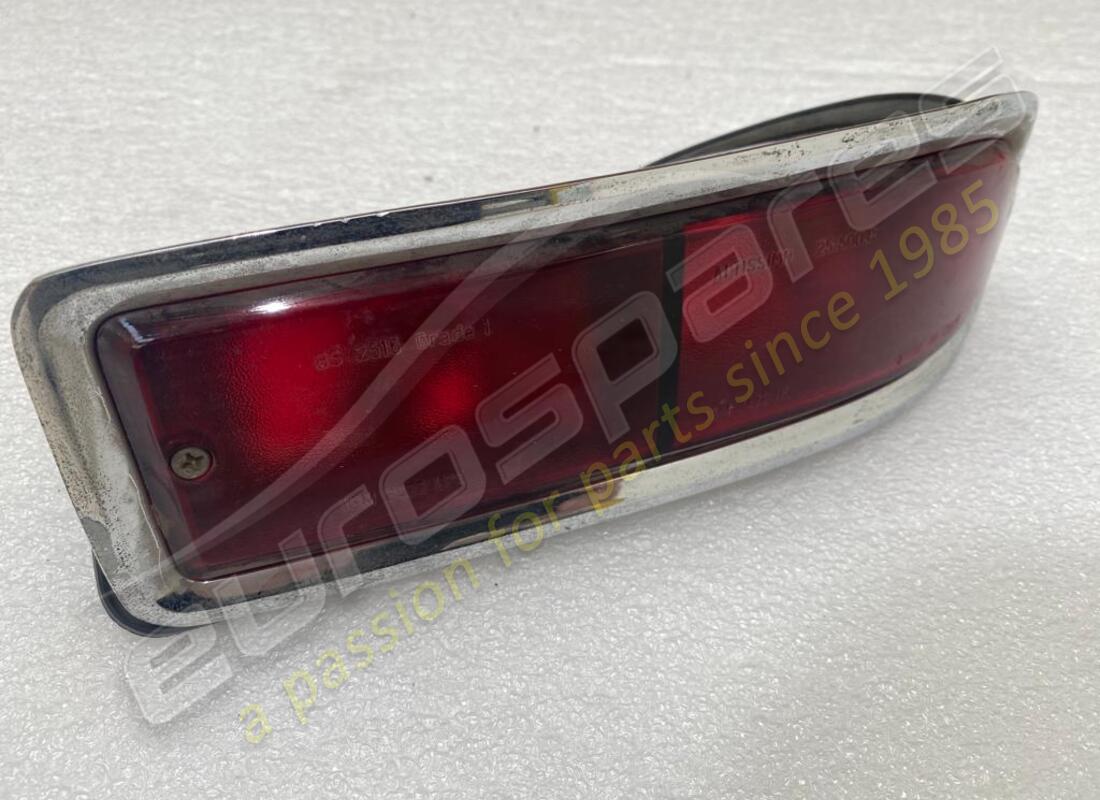 new ferrari rh rear lamp. part number 2428235202 (2)