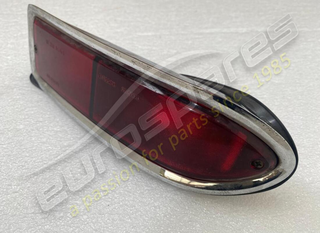 new ferrari rh rear lamp. part number 2428235202 (1)