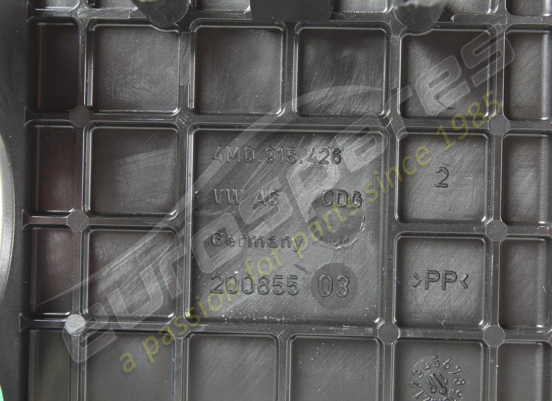 used lamborghini pole cover batt.48v scap. part number 4m0915426 (4)